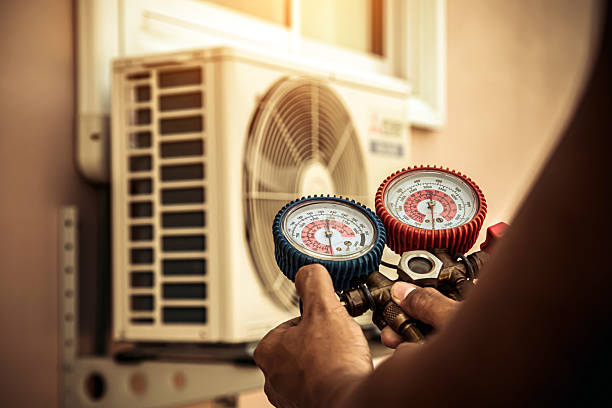 Professional Hvac Installation technician working in Ellisville, MS